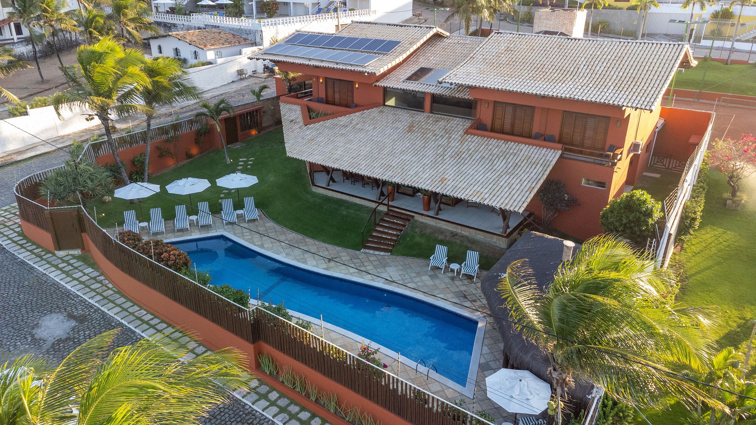 Luxo e Conforto na Praia de